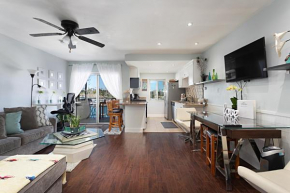 302B - Fresh & Modern with Harbor & Partial Oceanview